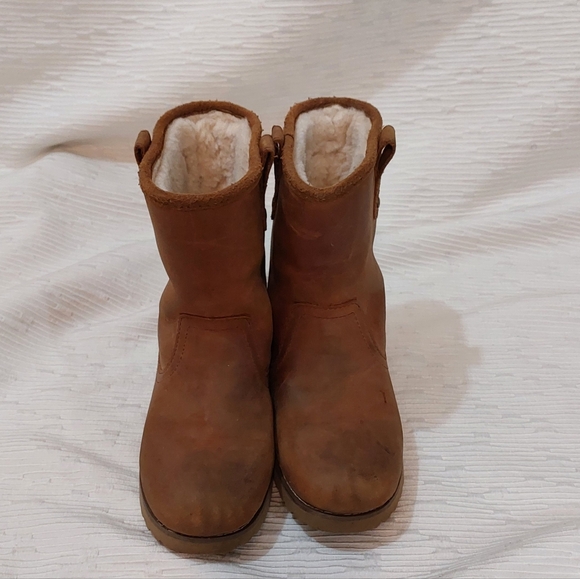 Brown Shearling-Lined Boots - Picture 7 of 13